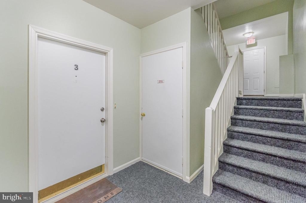 100 Grosvenor Lane - Photo 3
