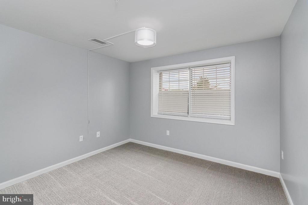 100 Grosvenor Lane - Photo 20