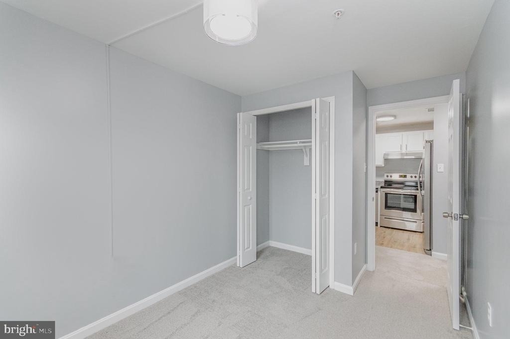 100 Grosvenor Lane - Photo 18