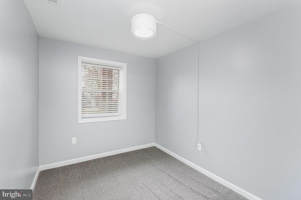 100 Grosvenor Lane - Photo 22