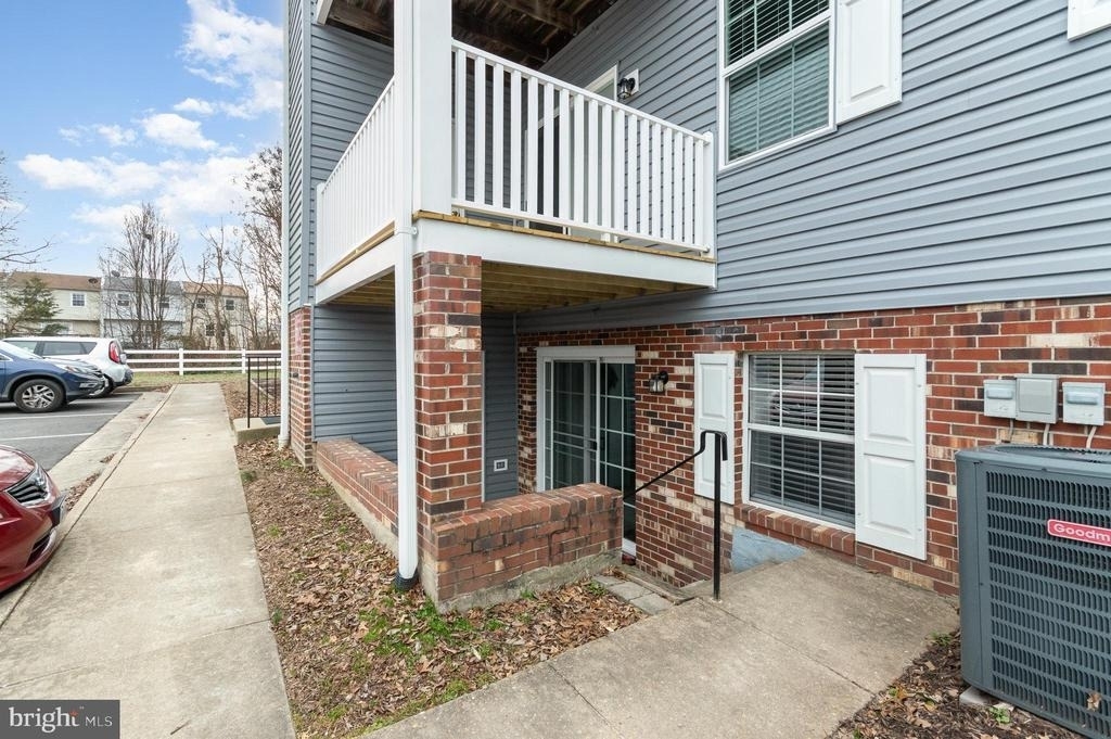 100 Grosvenor Lane - Photo 1