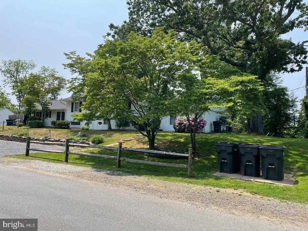 216 Maple Street - Photo 2