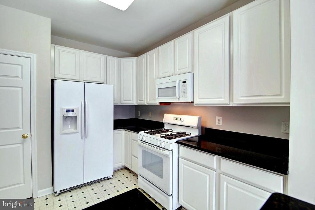 20261 Owings Terrace - Photo 8