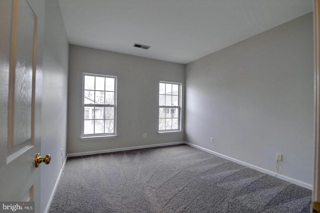 20261 Owings Terrace - Photo 12