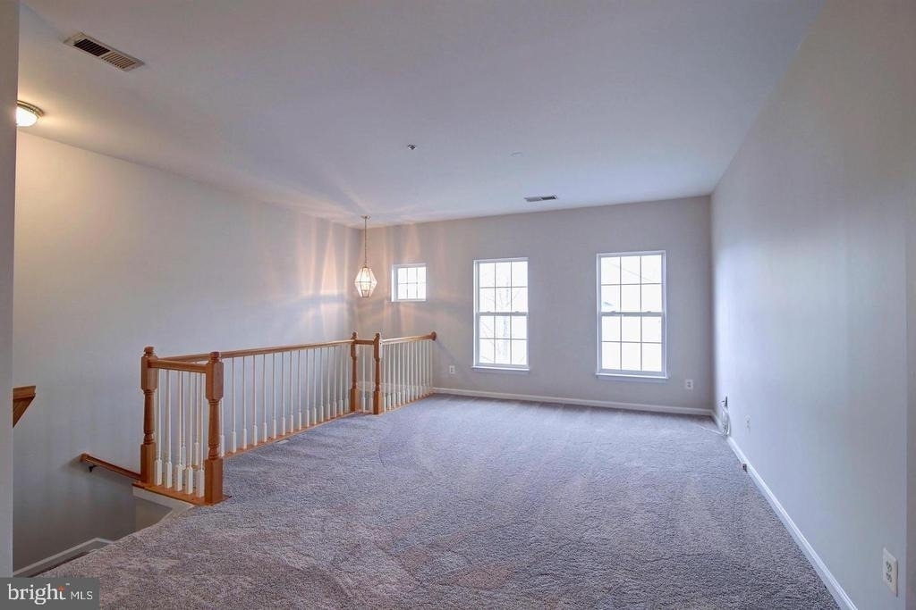 20261 Owings Terrace - Photo 3