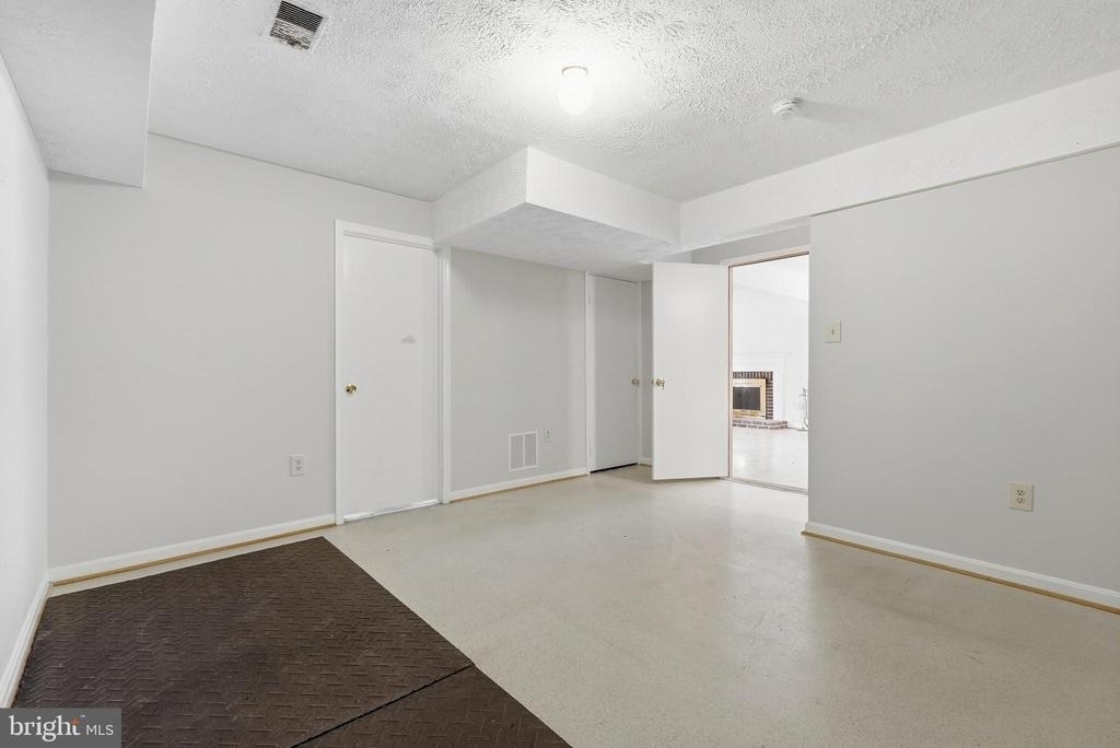 8031 Sleepy View Lane - Photo 36