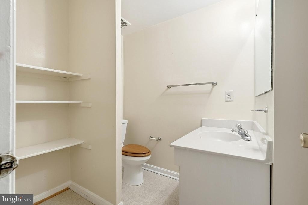 8031 Sleepy View Lane - Photo 38