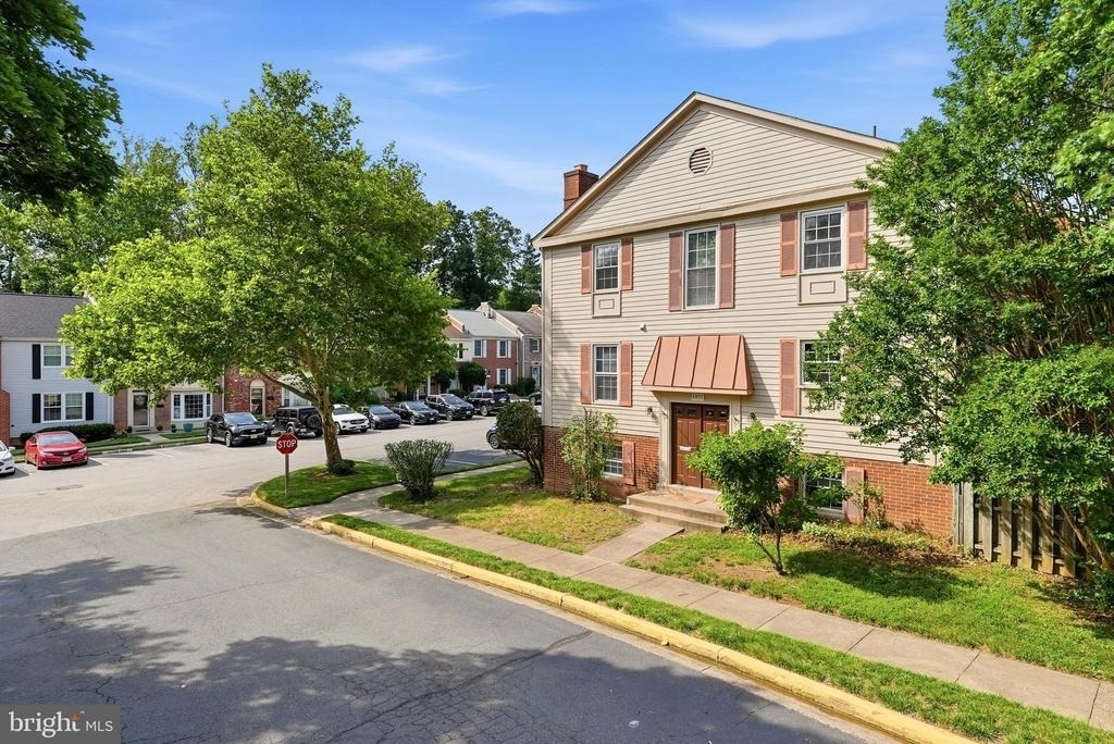 8031 Sleepy View Lane - Photo 2
