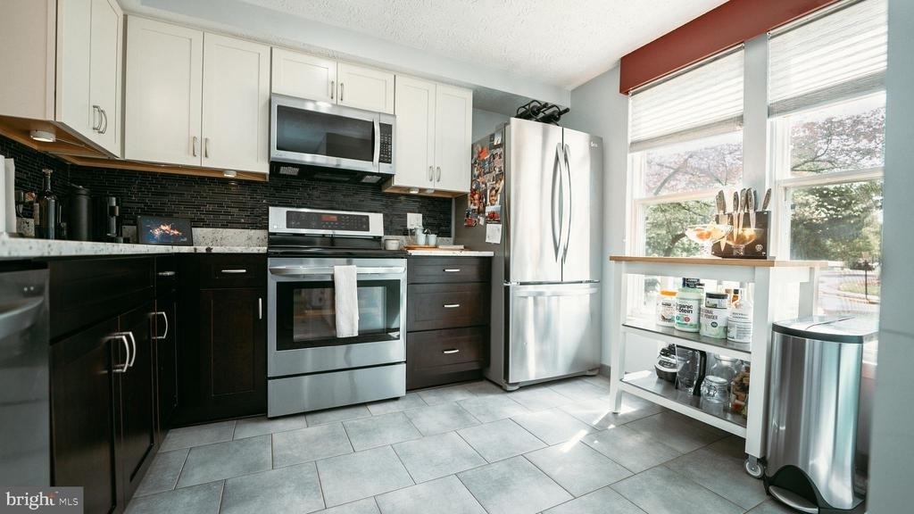 9134 Everett Court - Photo 2