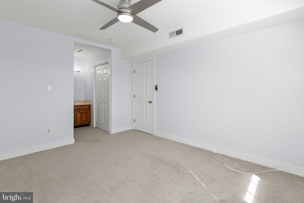 1011 Charles Street - Photo 22