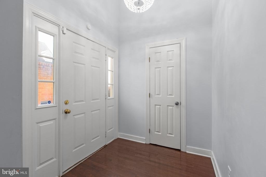 1011 Charles Street - Photo 16