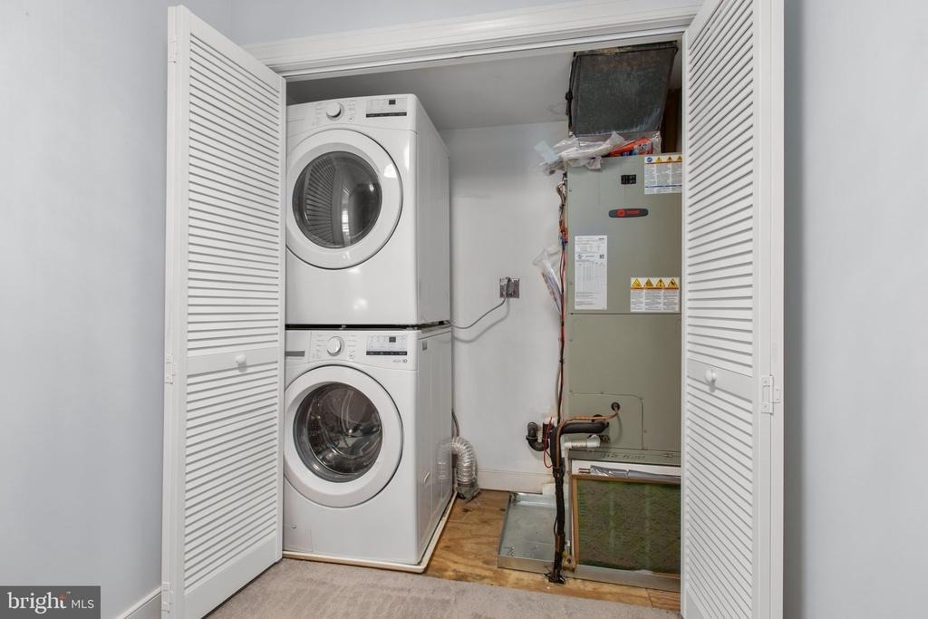1011 Charles Street - Photo 25