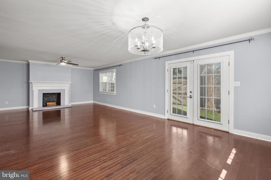 1011 Charles Street - Photo 5