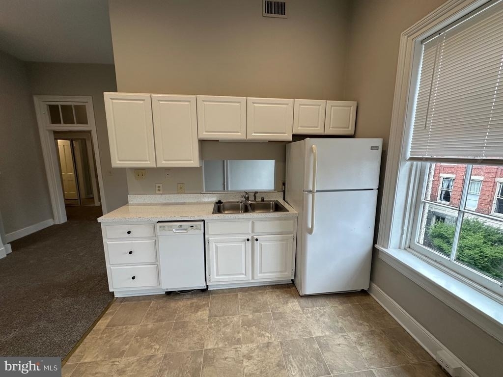 200 Hanover Street - Photo 2