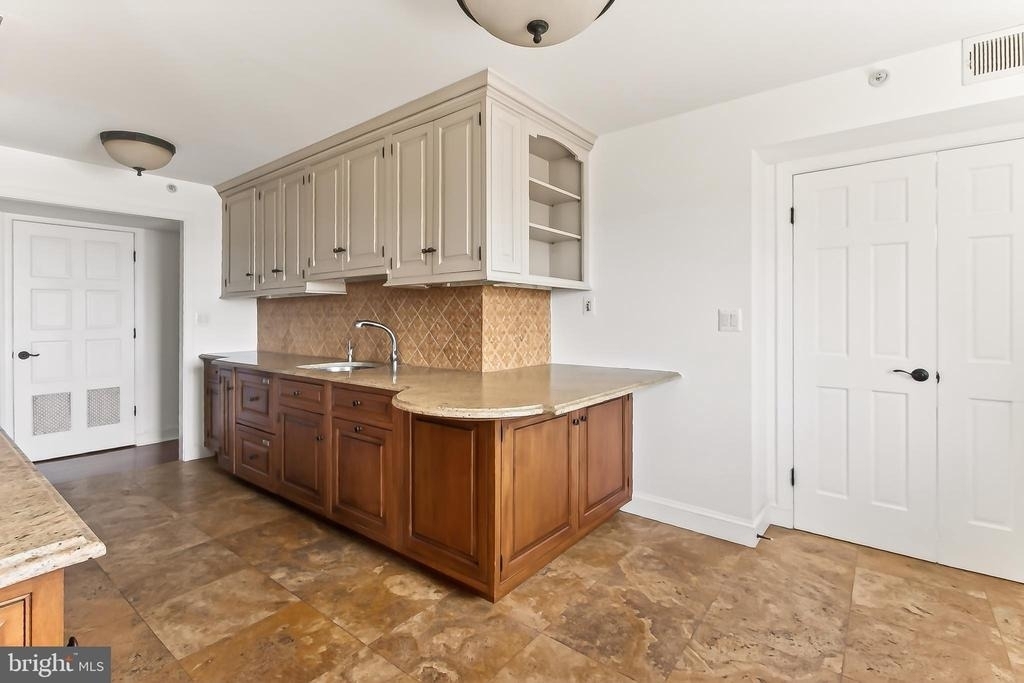 2181 Jamieson Ave - Photo 33