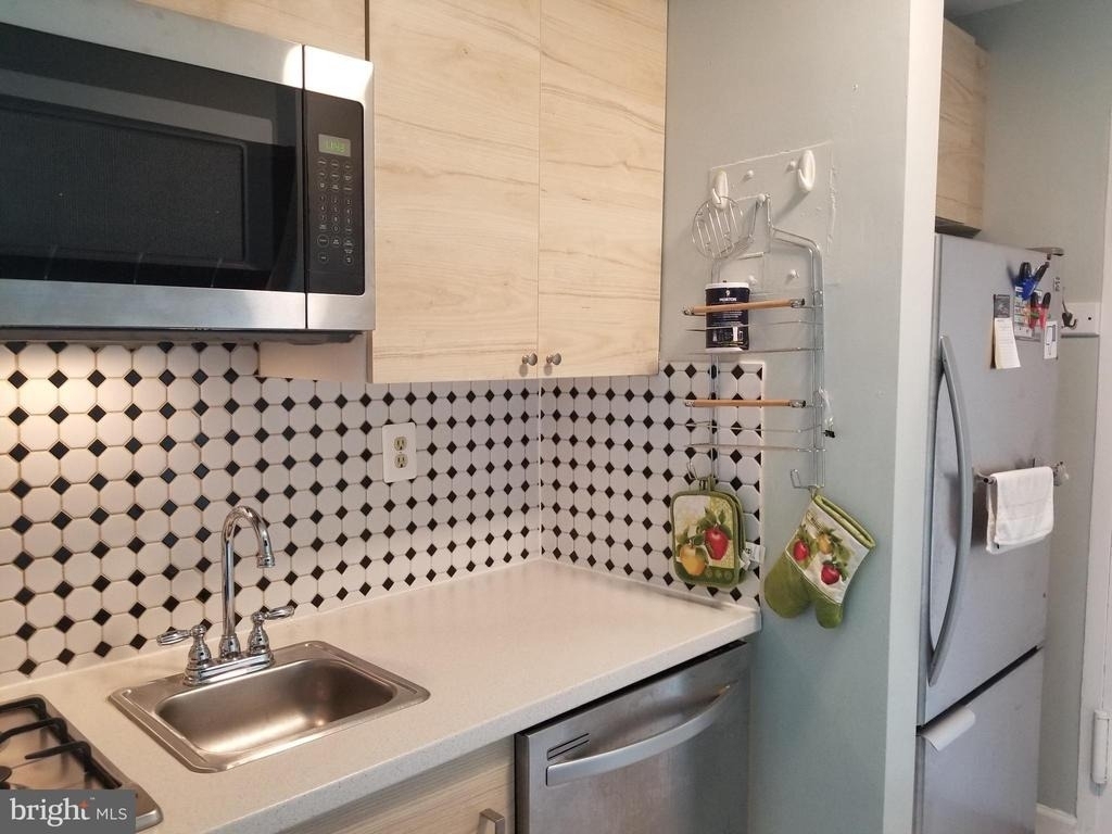 1011 Arlington Boulevard - Photo 3