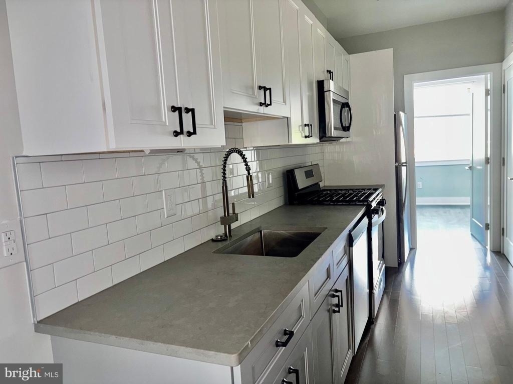 5334 Cedar Avenue - Photo 1