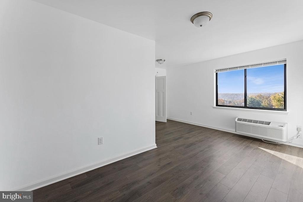 404 404 Fountain St - Photo 8