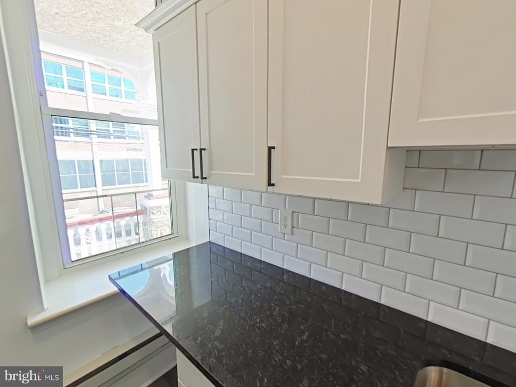 404 Fountain Street - Photo 2