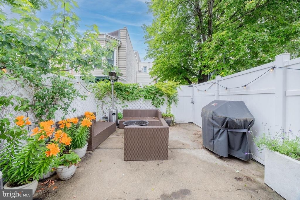 2317 E Letterly Street - Photo 18