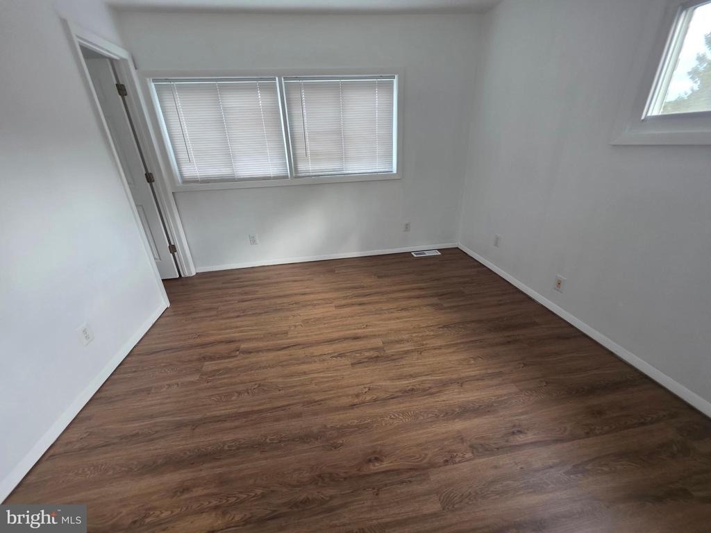 513 W Butler Avenue - Photo 4