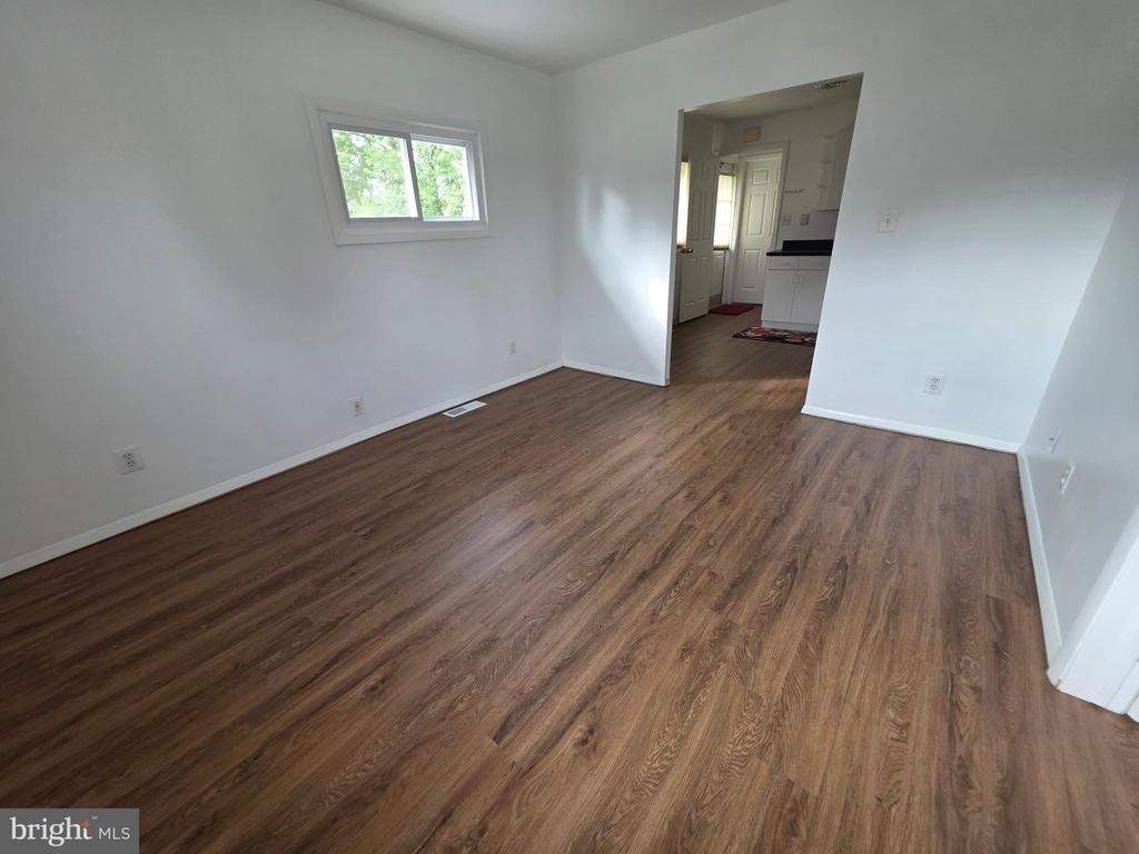 513 W Butler Avenue - Photo 2