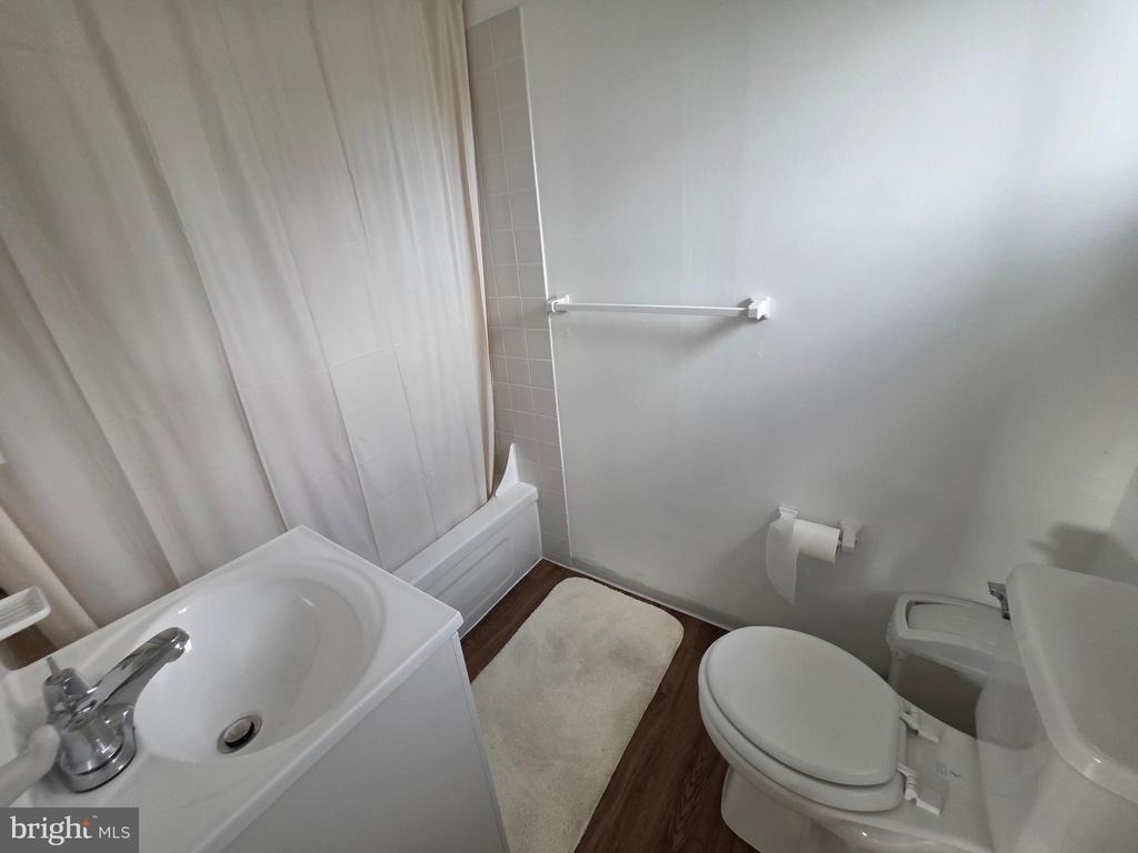513 W Butler Avenue - Photo 6