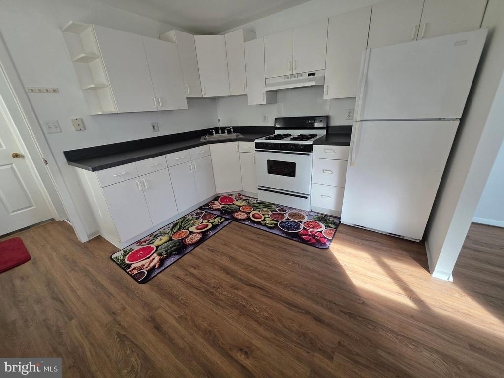 513 W Butler Avenue - Photo 15