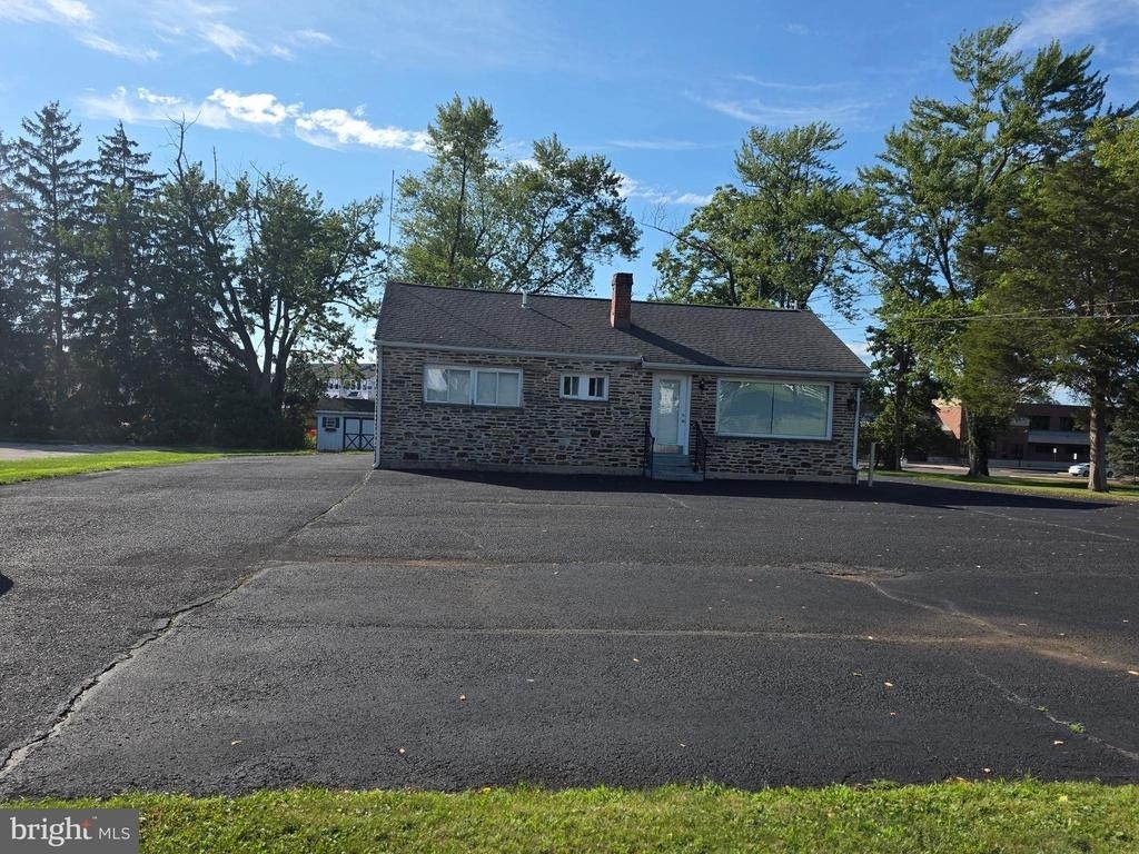 513 W Butler Avenue - Photo 8