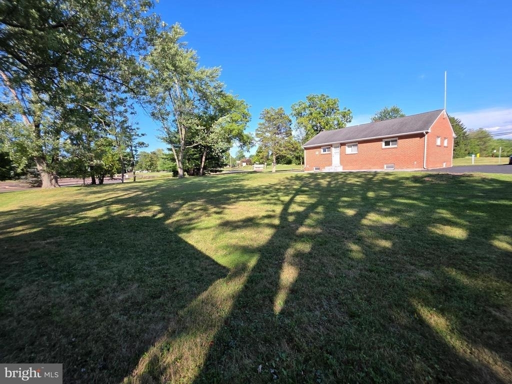 513 W Butler Avenue - Photo 13