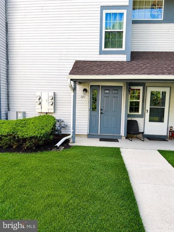 121 Andover Place - Photo 0