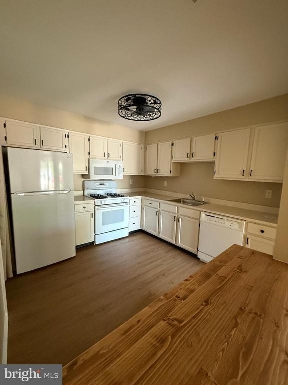 121 Andover Place - Photo 16
