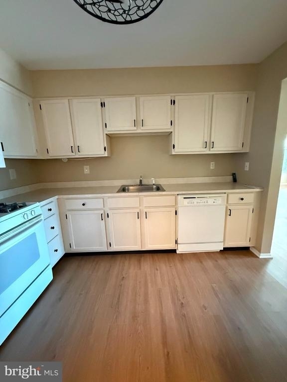 121 Andover Place - Photo 17