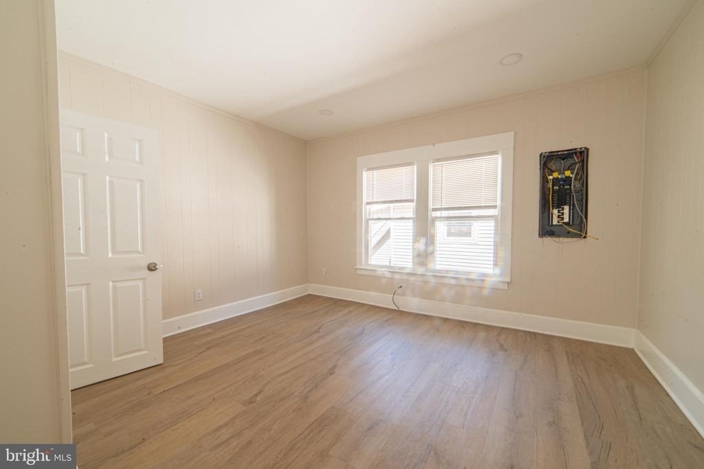 730 E Montrose Street - Photo 10