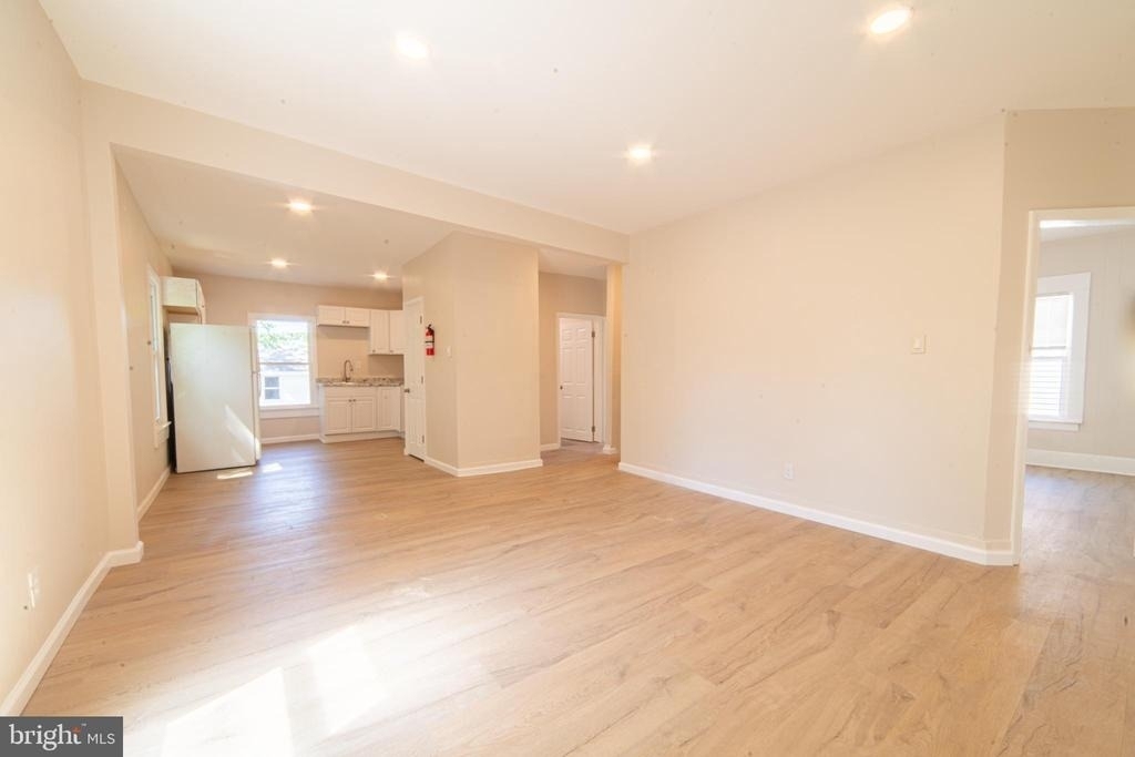 730 E Montrose Street - Photo 3