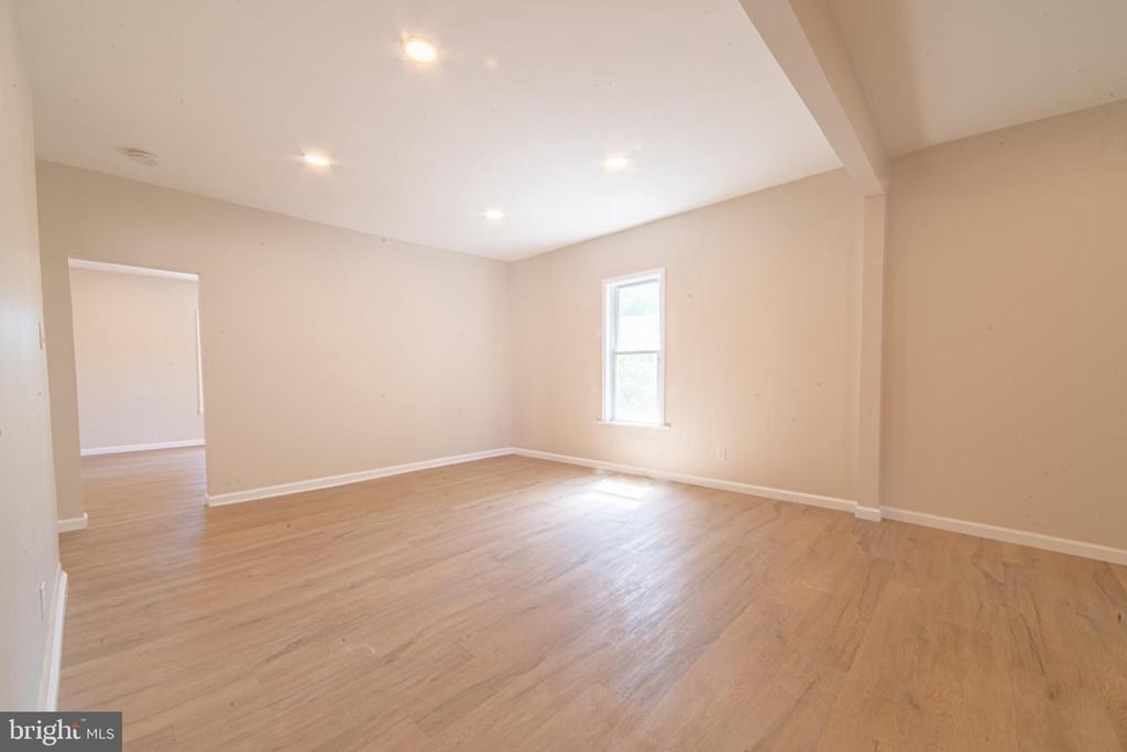 730 E Montrose Street - Photo 2
