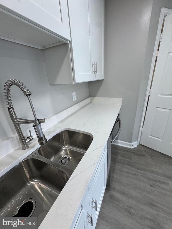 6900 Saint Ignatius Drive - Photo 9
