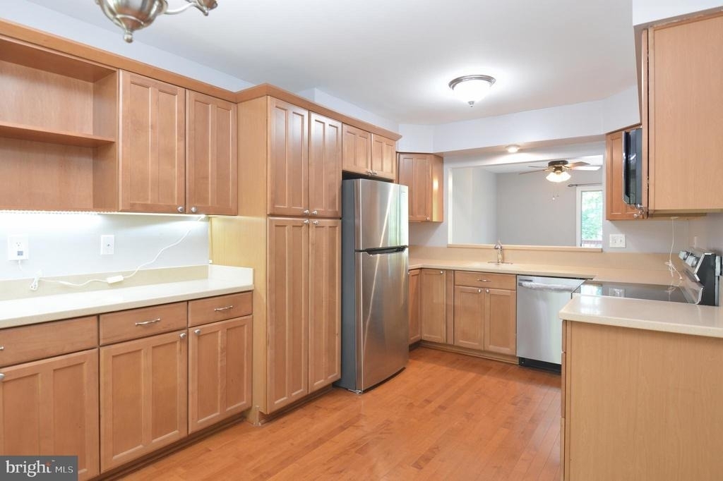13326 Waterside Circle - Photo 4
