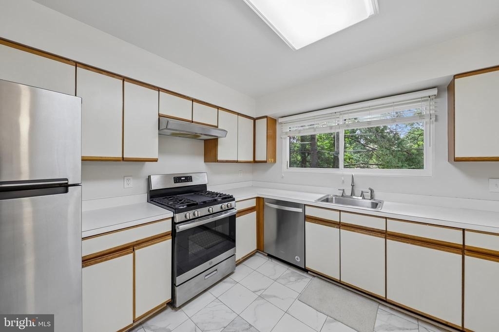 10739 Mist Haven Terrace - Photo 4