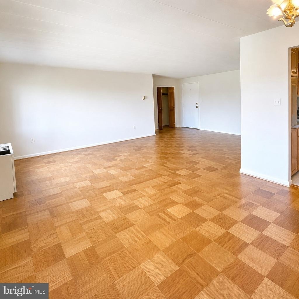 4800 Chevy Chase Drive - Photo 15