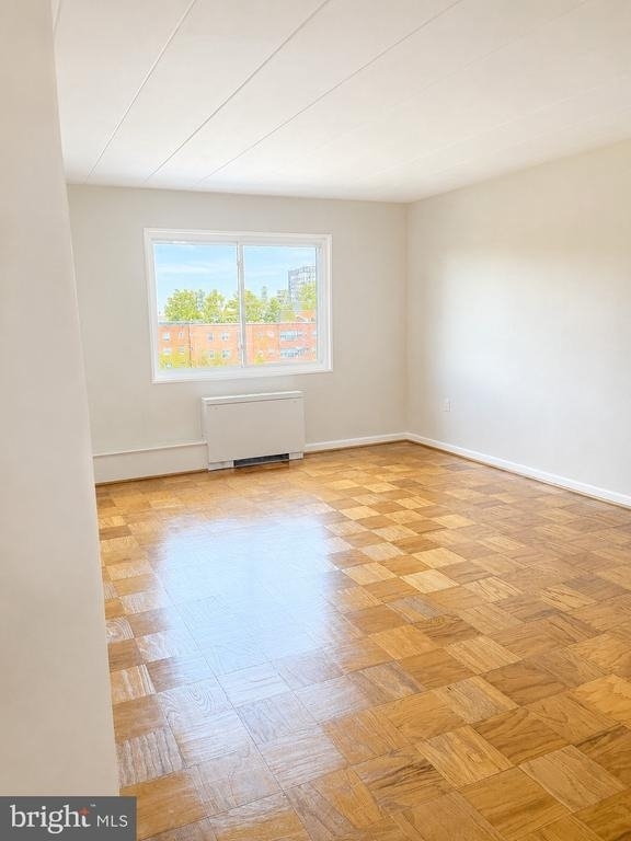 4800 Chevy Chase Drive - Photo 21