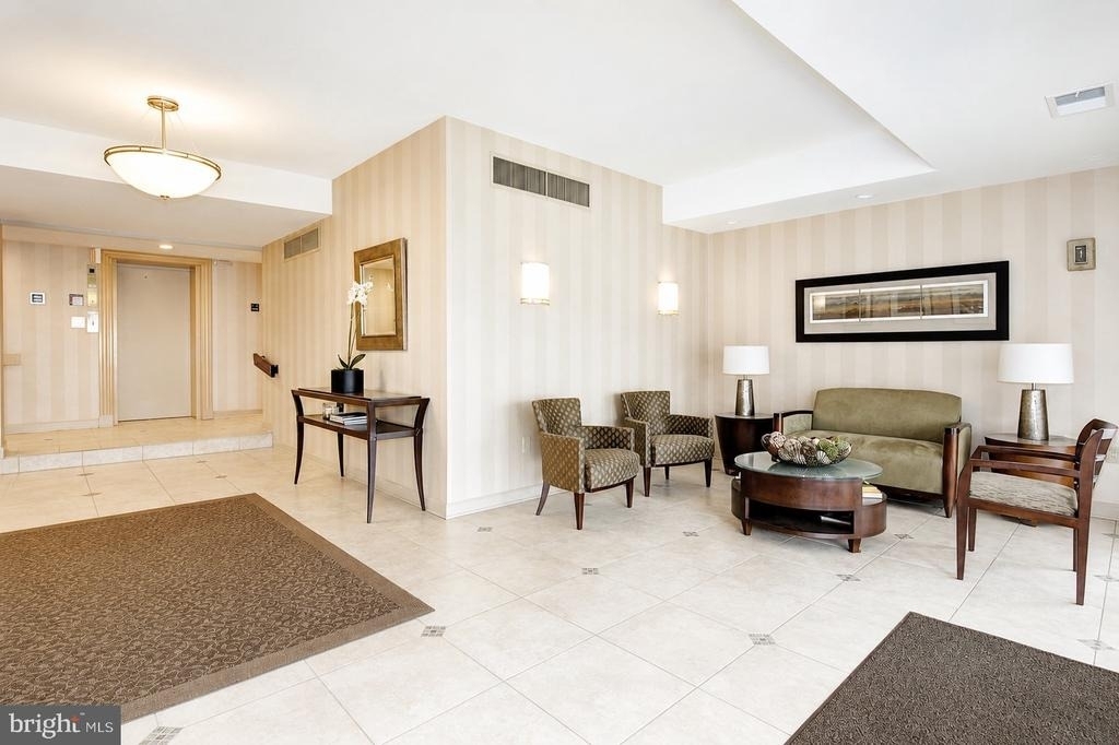 4800 Chevy Chase Drive - Photo 12
