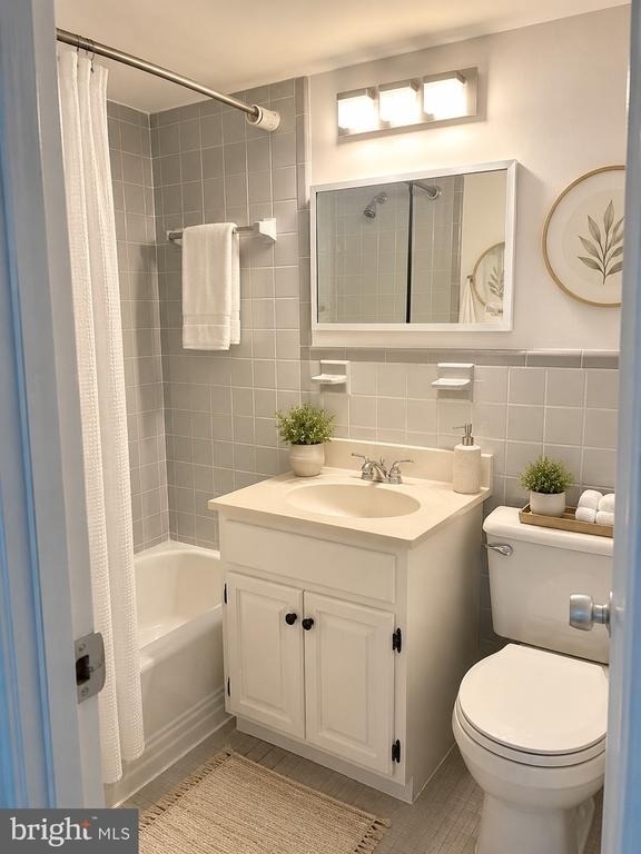 4800 Chevy Chase Drive - Photo 18