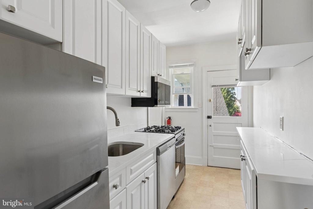 500 Park Avenue - Photo 5