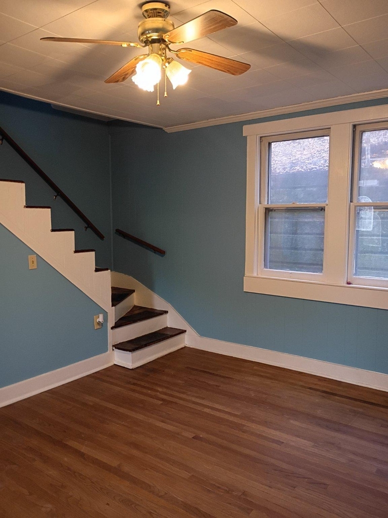350 Bedford Street - Photo 2