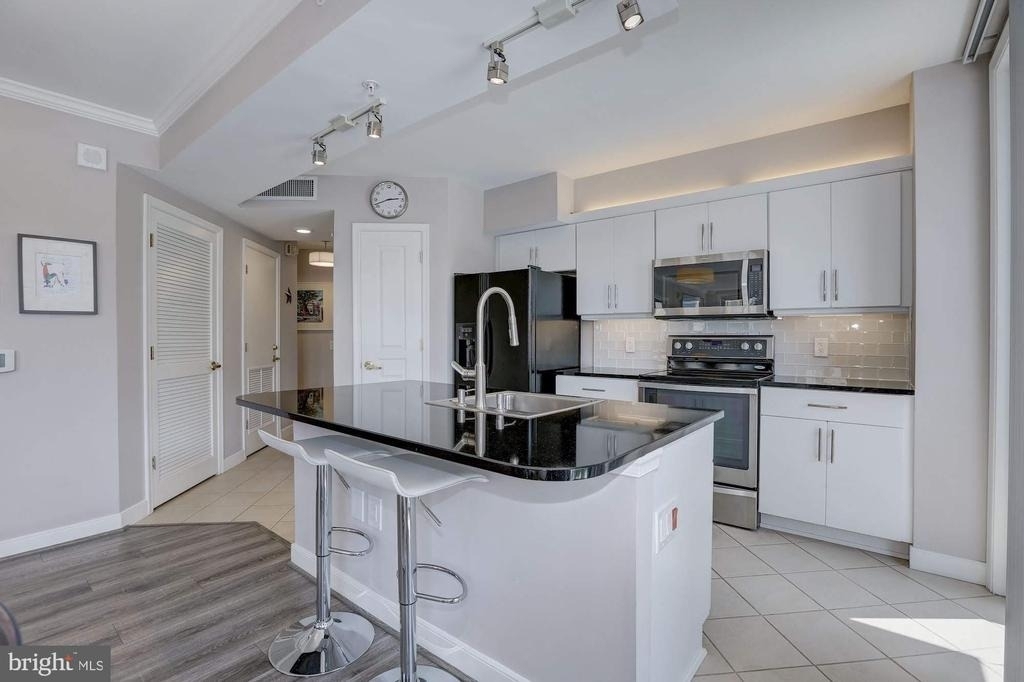 616 E Street Nw - Photo 6
