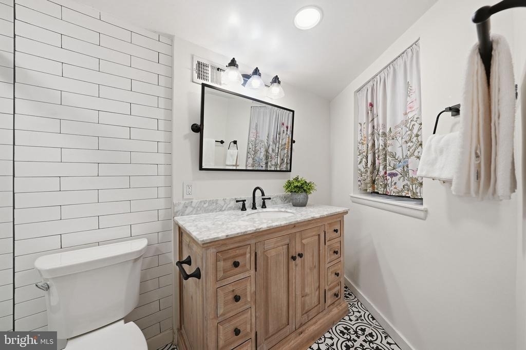 1200 East Capitol Street Ne - Photo 24