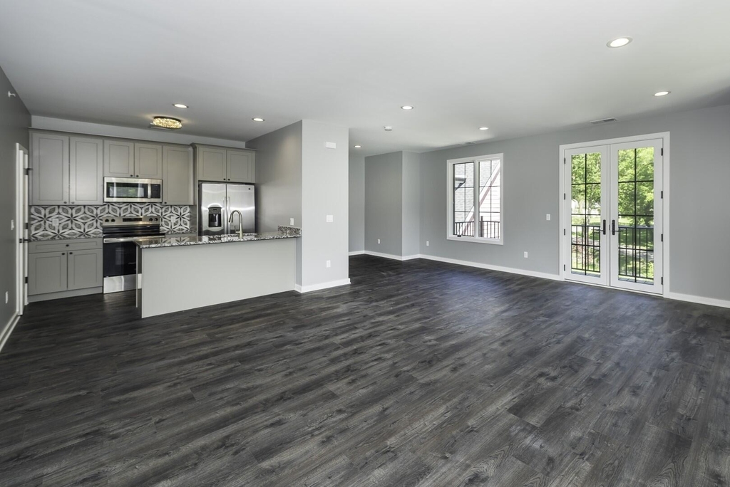 5399 Plymouth Road - Photo 8