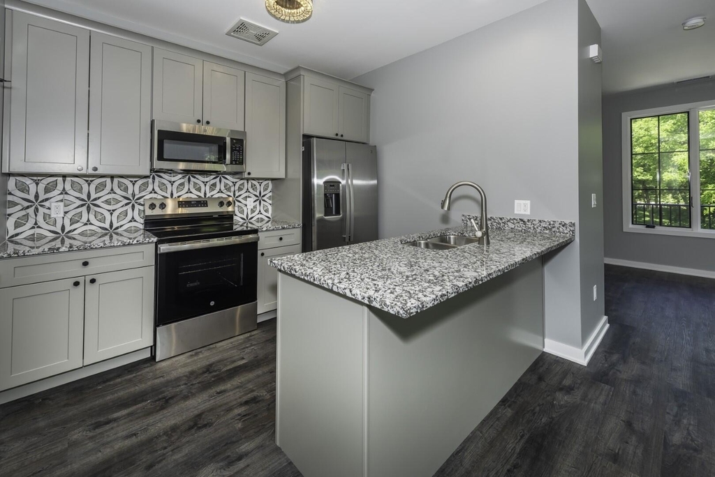 5399 Plymouth Road - Photo 11