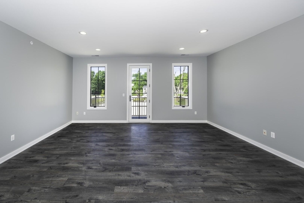 5395 Plymouth Road - Photo 5